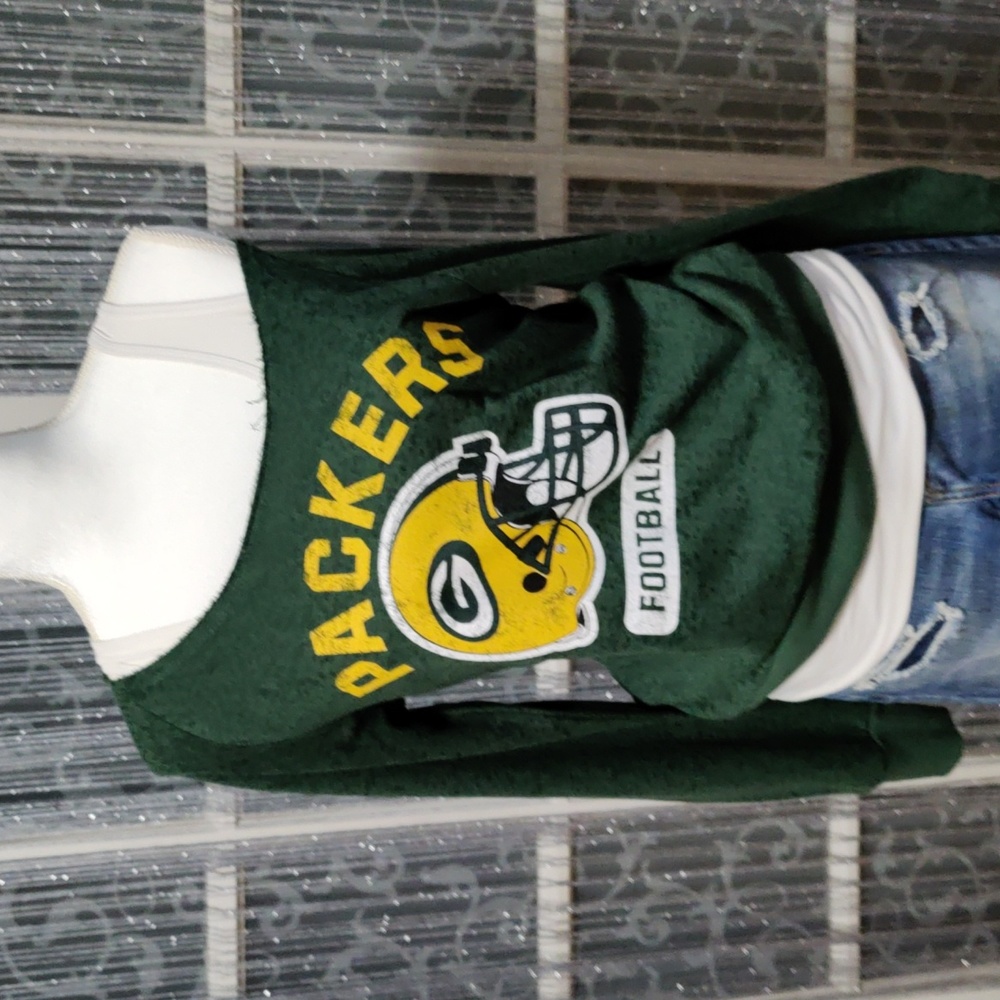 NFL sweater size medium off the shoulder true to size green and yellow